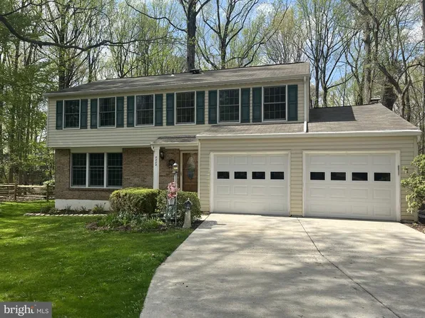 2424 Freetown Dr, Reston, VA 20191