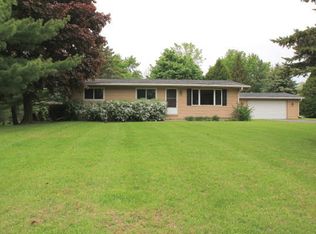 W315 Golden Lake Park Cir, Oconomowoc, WI 53066