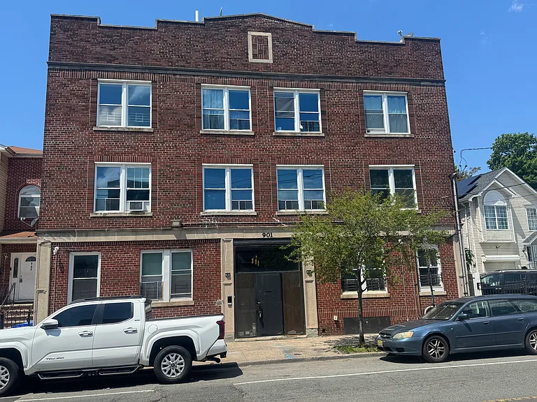 901 Bergen St #3A — Photo 10