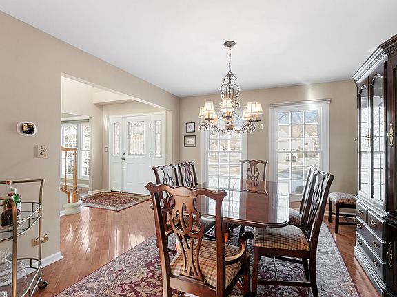 5th image of 1179 Thorndale Ln