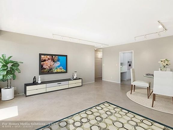 3rd image of 3233 NE 34th St APT 1111