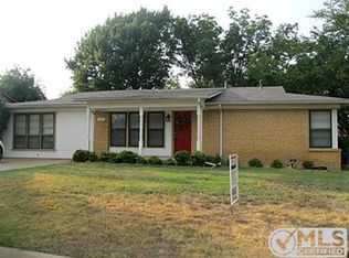 1014 Marengo St, Cleburne, TX 76033