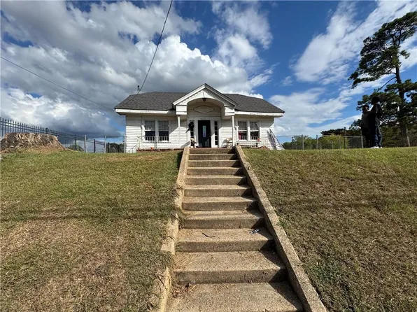 2009 Ringgold Ave, Coushatta, LA 71019