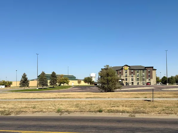 E Spruce St, Mitchell, SD 57301