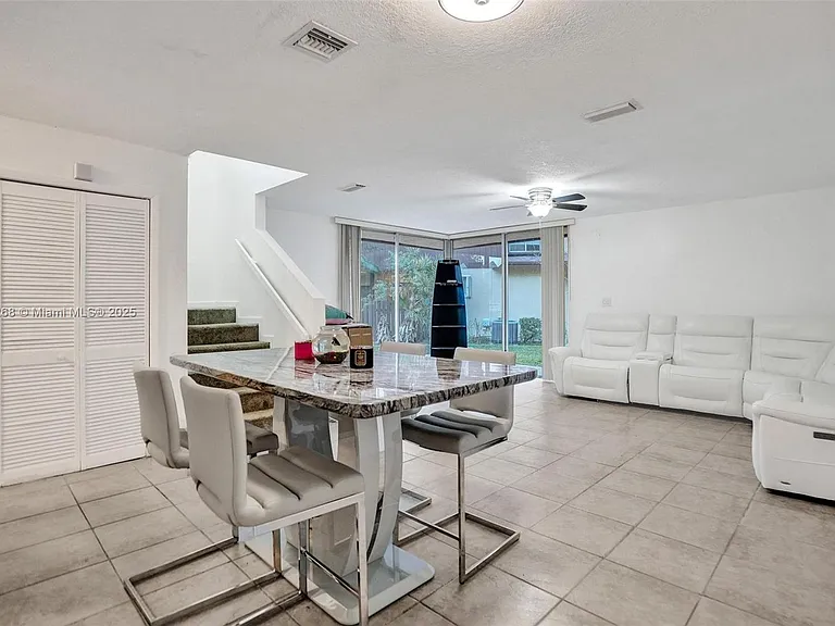 1233 Hampton Blvd — Photo 29