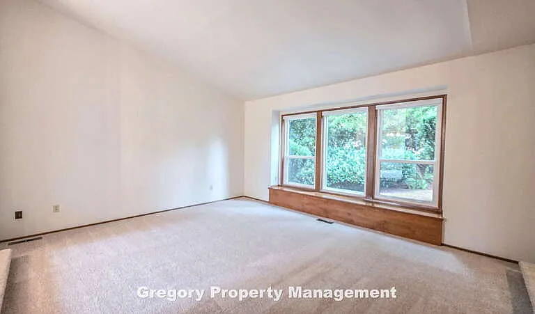 16316 NE 46th Ct — Photo 8