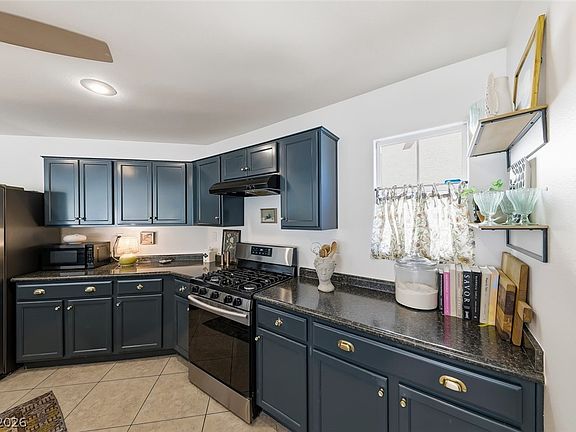 4th image of 3195 Sisley Garden Ave