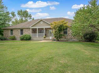 12 Country Lakes Ln, Waterloo, IL 62298