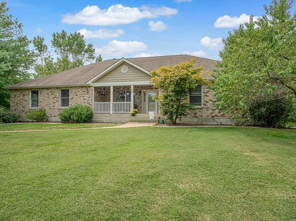 12 Country Lakes Ln, Waterloo, IL 62298