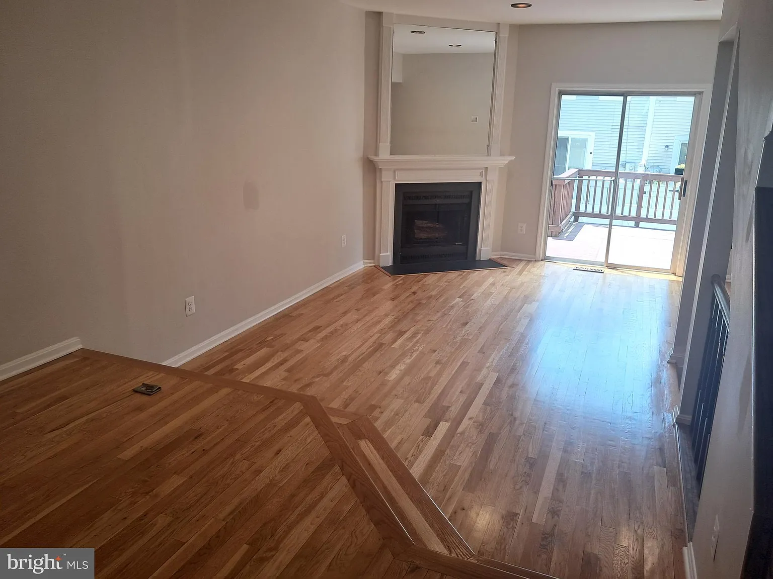 3 bed, 2.5 bath, 1104 sqft, $2,850 — Photo 4