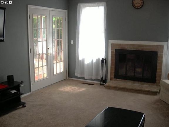 5th image of 16895 SE Berghammer St