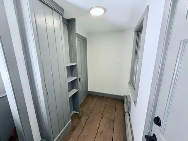 102 E Union St — Photo 10