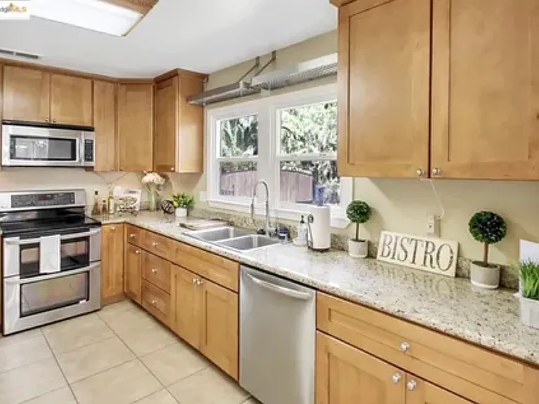 15685 Kelso Rd — Photo 4