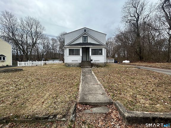 4th image of 17 Comstock Avenue