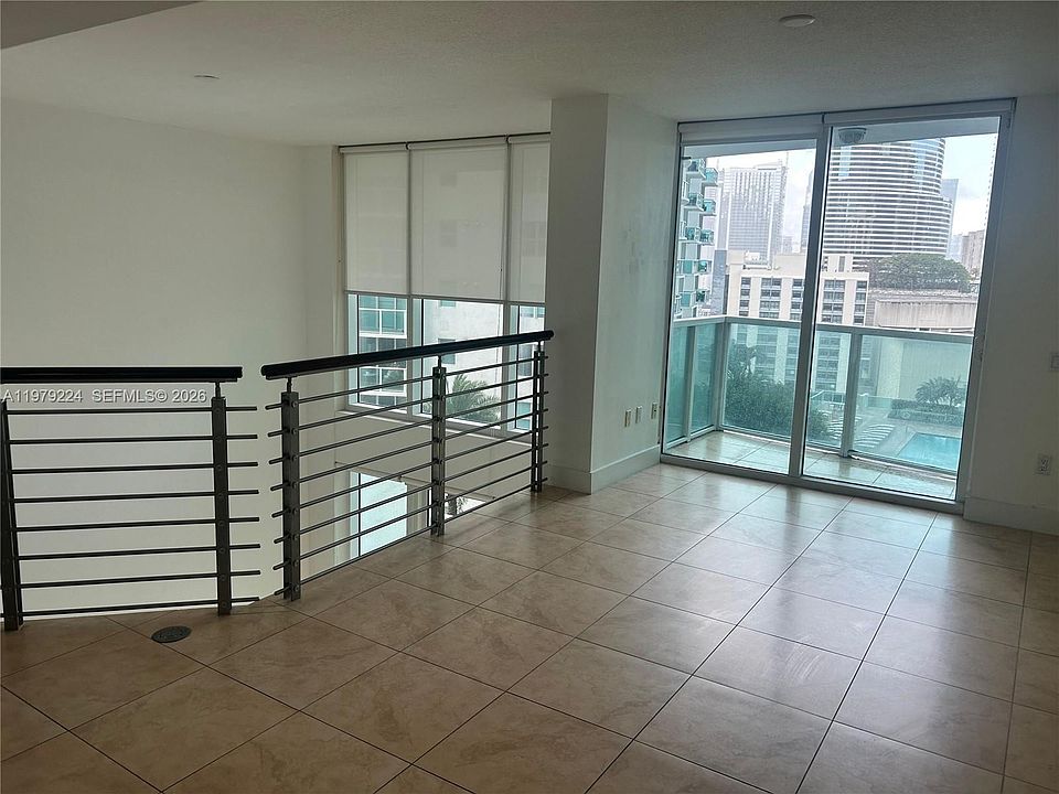 1st image of 41 SE 5th St APT 907