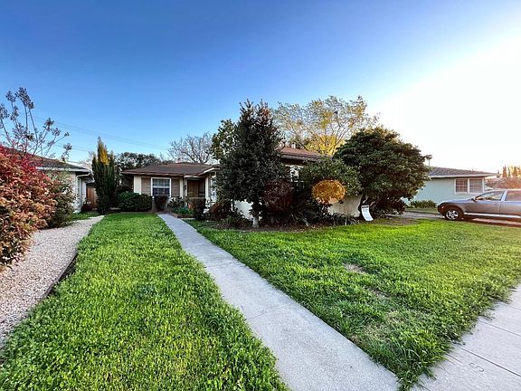 3rd image of 2092 Heatherdale Ave