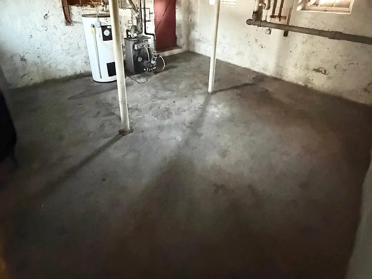 235 Foxon Rd #3 — Photo 11