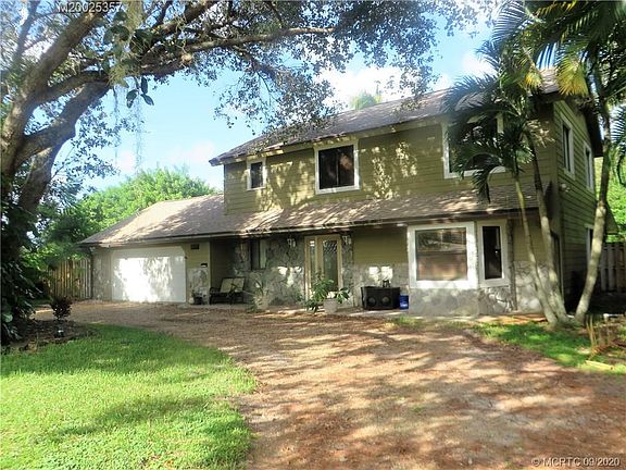 2nd image of 2961 SE Falmouth Dr