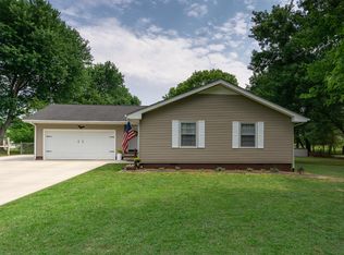 678 Honey Ln, Estill Springs, TN 37330