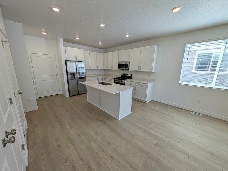 1578 W Viola Ln — Photo 13