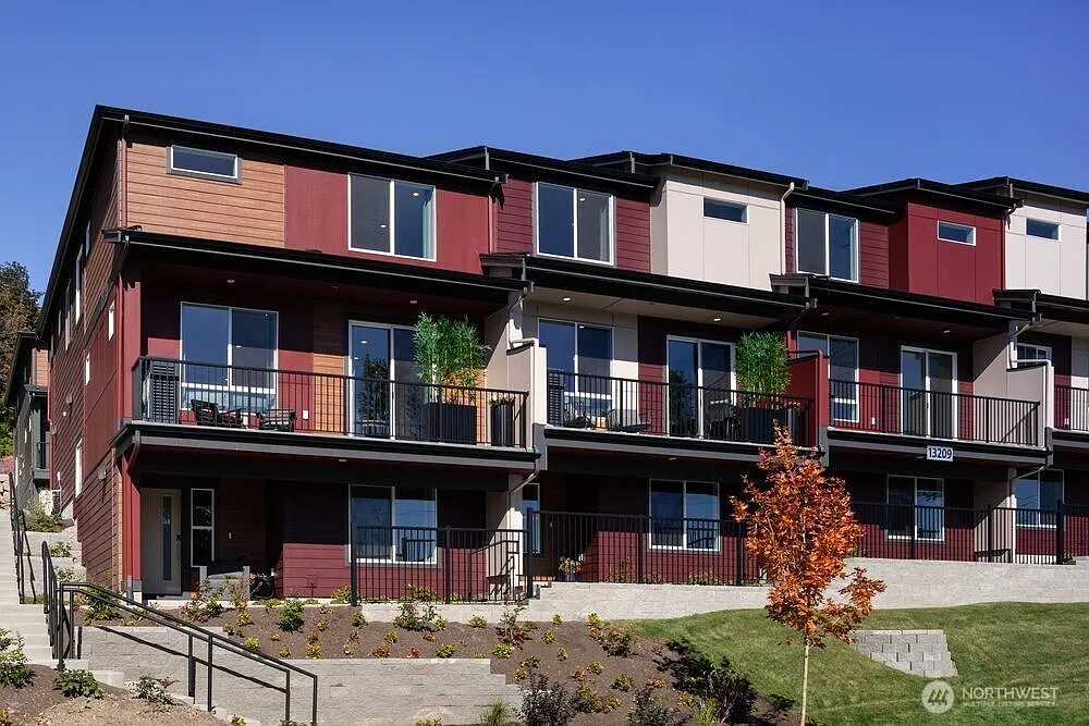 13209 NE 127th Court #D photo 1