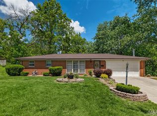 156 Cresthaven Dr, Belleville, IL 62221