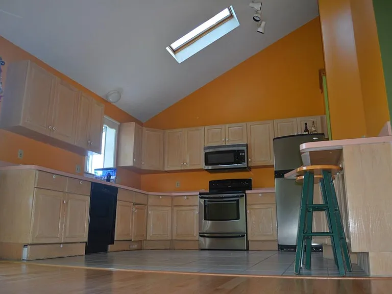 777 Evergreen Ave — Photo 5