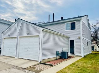 355 Meadow Green Ln, Round Lake Beach, IL 60073