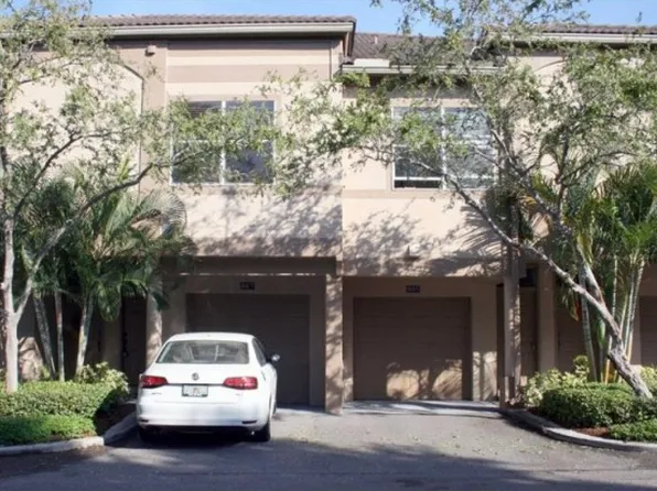 807 Normandy Trace Rd, Tampa, FL 33602