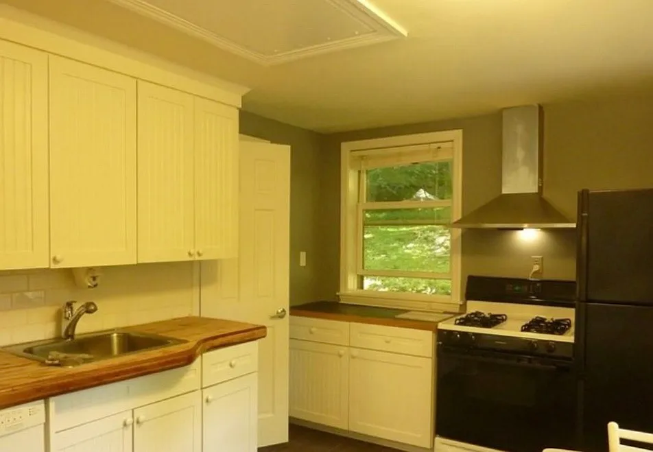 Studio, 480 sqft, $1,850 — Photo 3