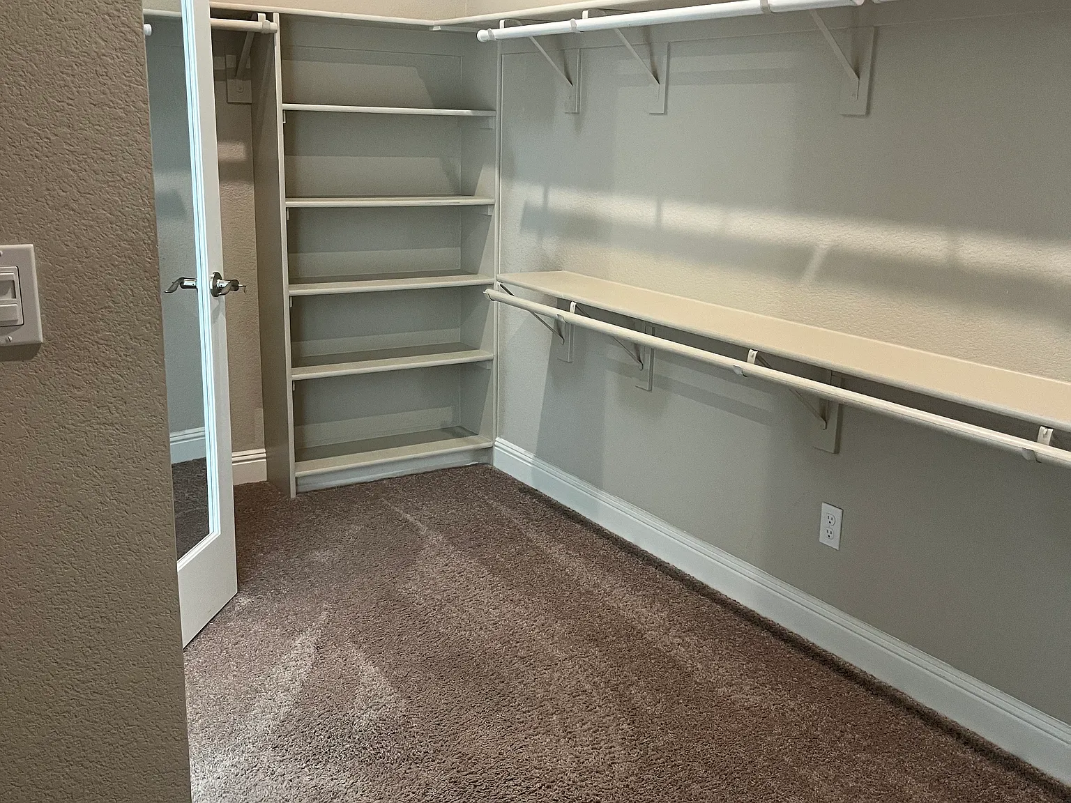3 bed, 2279 sqft, $3,500 — Photo 4