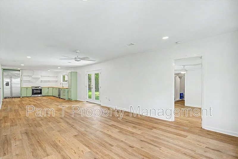 3 bed, 2.0 bath, 1520 sqft, $2,650 — Photo 4