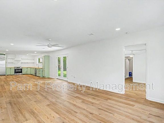 4th image of 106 Holcomb St