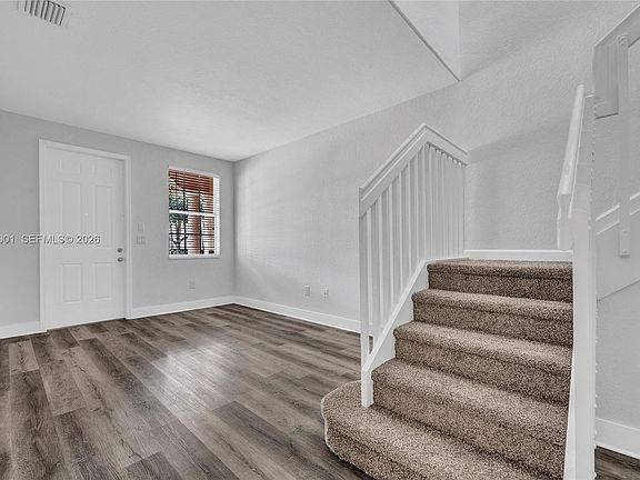 4th image of 1435 SE 25th Ave