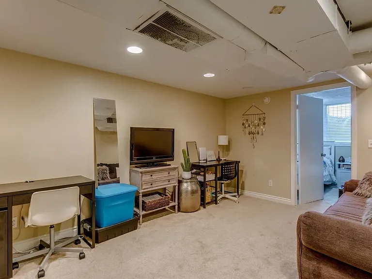 7070 N Cambridge Ave — Photo 13