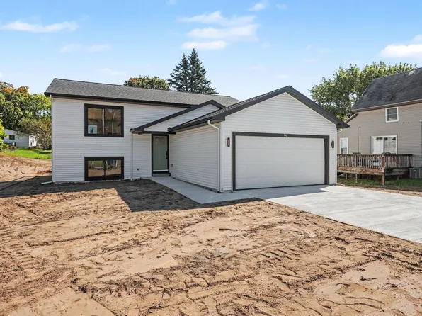 740 Crawford St, Belding, MI 48809