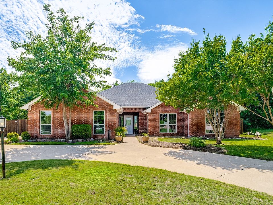 1st image of 4110 Country Ln