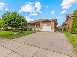 54 Classic Ave, Welland, ON L3B 1P5