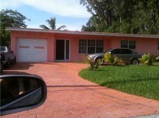 349 NE 158th St, Miami, FL 33162