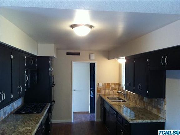 3rd image of 2735 W Royal Oaks Dr