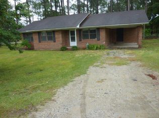 23 Grove St, Hazlehurst, GA 31539
