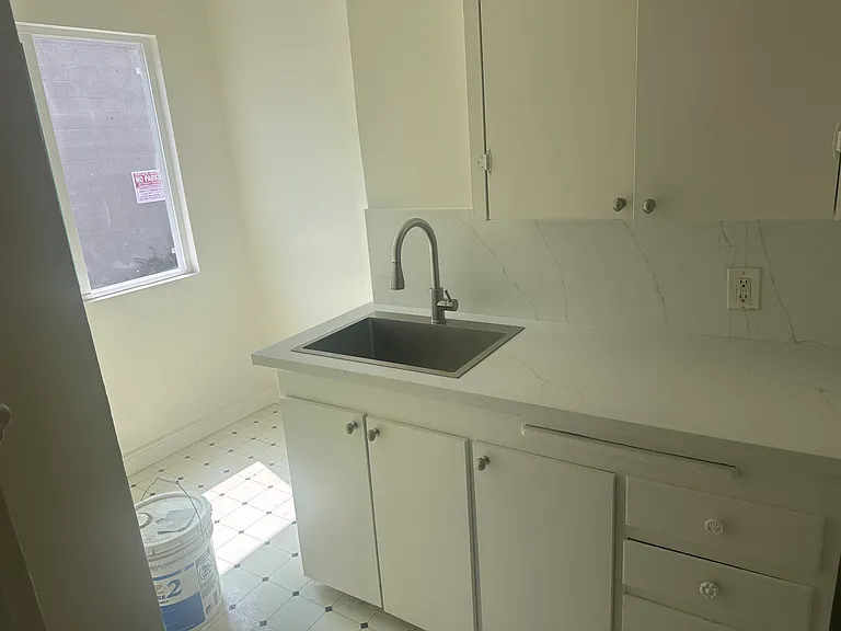 5123 Marathon St #5123.5 — Photo 8