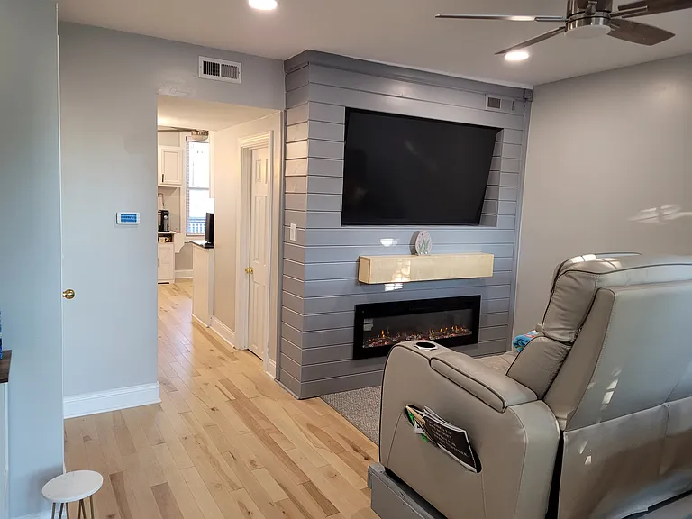 3127 N Monticello Ave #2 — Photo 2