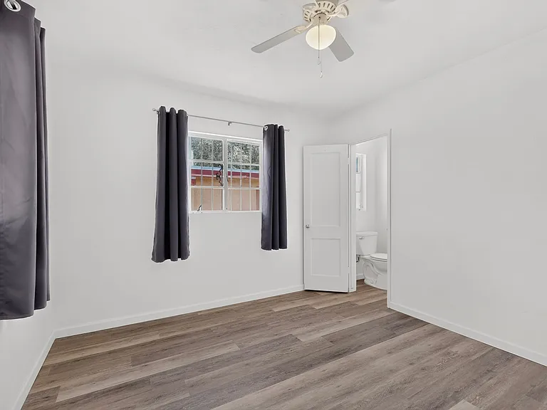 8715 Menaul Blvd NE — Photo 16