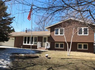 4916 Chestnut St, Grand Forks, ND 58201