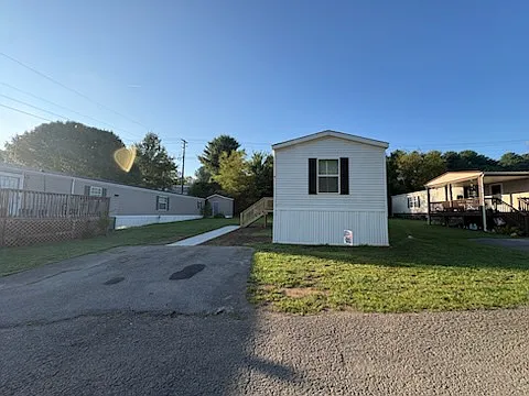 3 bed, 1216 sqft, $1,500 — Photo 2
