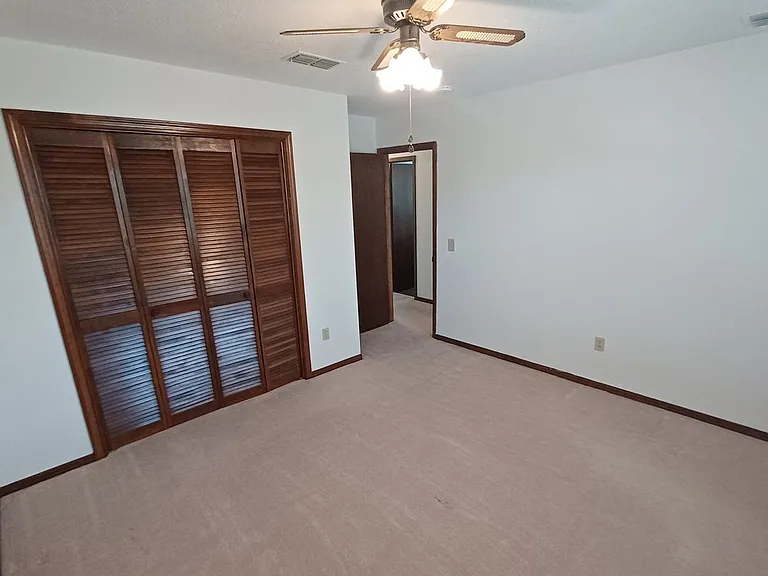 2295 Foxwood Dr — Photo 32