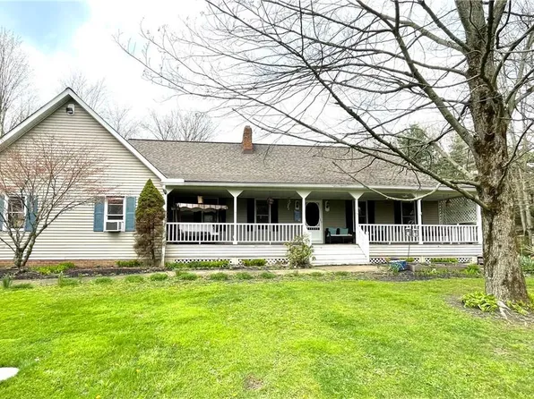 19130 Brookfield Dr, Chagrin Falls, OH 44023