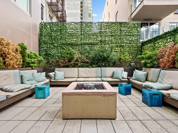 305 East 51st Street image 13 of 15