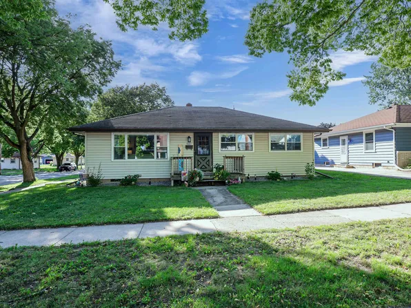 352 S Joseph St, Kimberly, WI 54136
